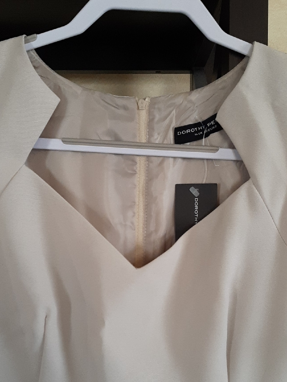 Dorothy Perkins Sleeveless Tan Sheath Dress Sz 10 NWT - Picture 3 of 9
